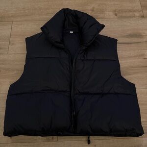 Black Crop Puffer Vest